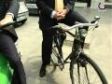 Uno scooter elettrico al posto delle auto blu